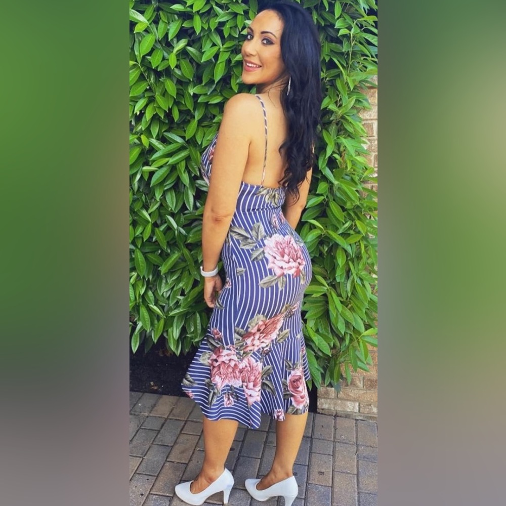 Blue & White Striped & Floral Design Midi Dress - Medium